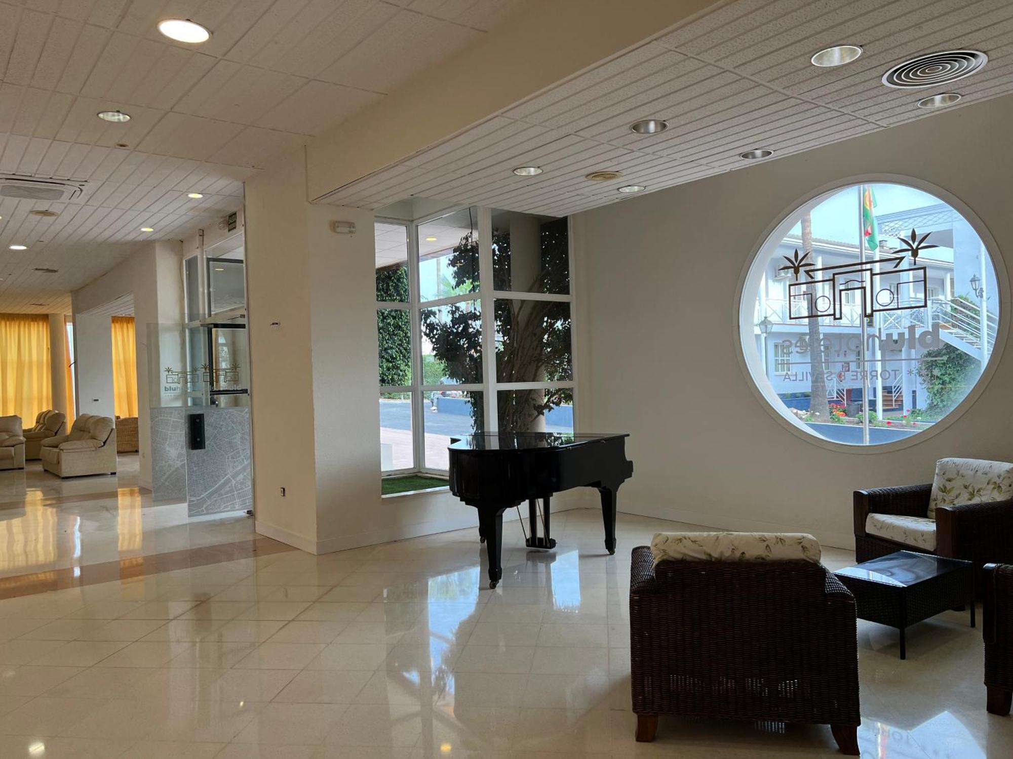 Hospedium Hotel Blu Torre De Sevilla Torre de la Reina Εξωτερικό φωτογραφία