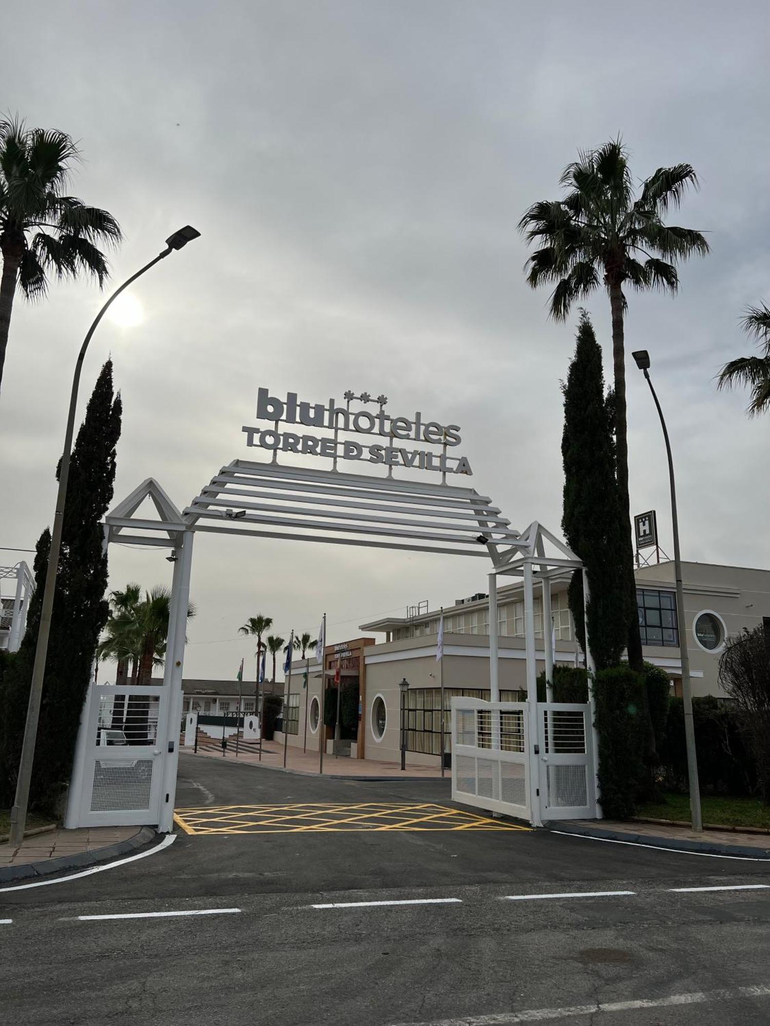 Hospedium Hotel Blu Torre De Sevilla Torre de la Reina Εξωτερικό φωτογραφία
